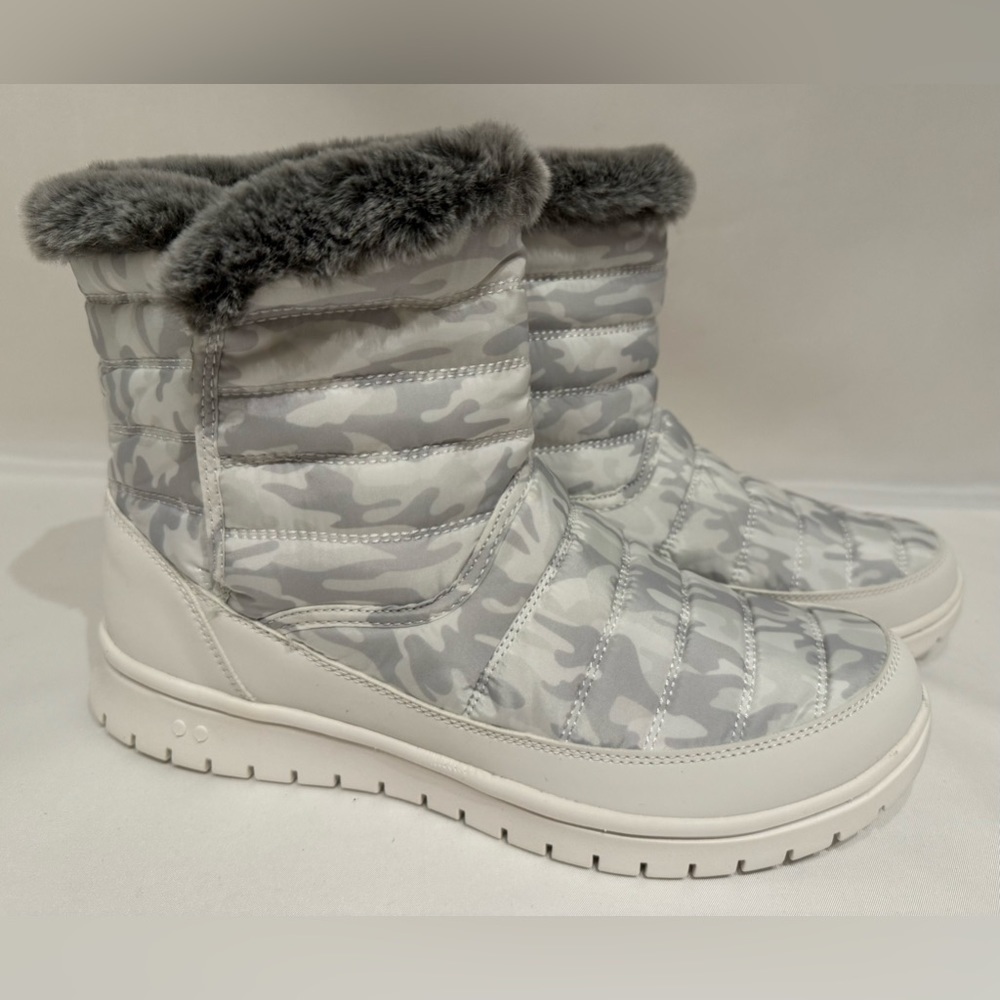NEW Ryka Women’s Suzy Water Repellant Camo White Ankle Boots Size 9.5M - Picture 3 of 11